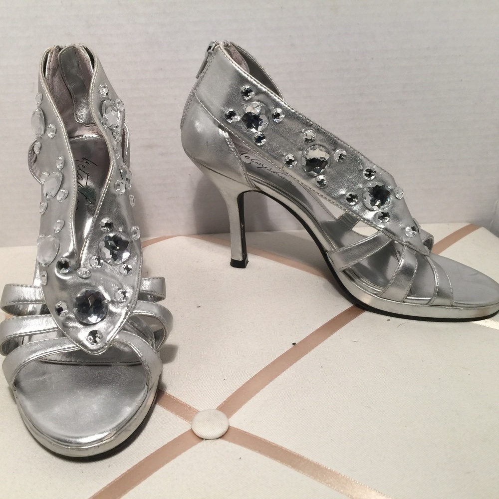 Metaphor Heels - Picture 1 of 2
